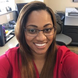 Meet your Posher, Tiffanie